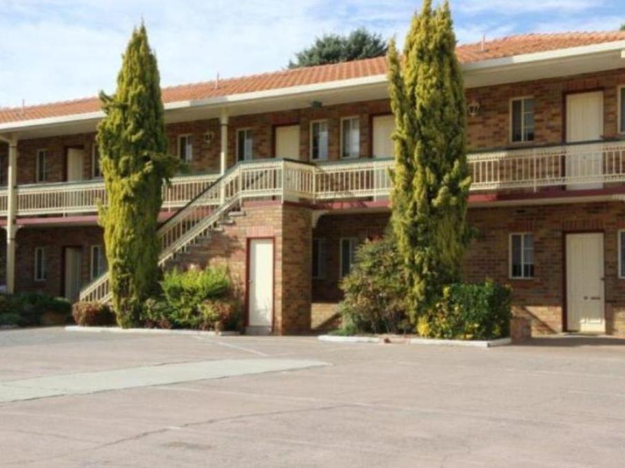 Grand Manor Motor Inn Квінбіян Екстер'єр фото